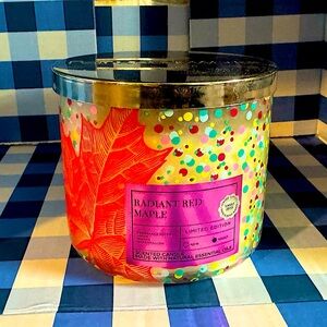 Bath & Body Works Radiant Red Maple Candle